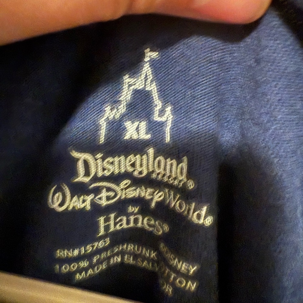 Rare Vintage Disney Halloween Party 2011 T-Shirt π - Picture 4 of 5